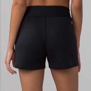 Lululemon Shaped Short (Solid 3")